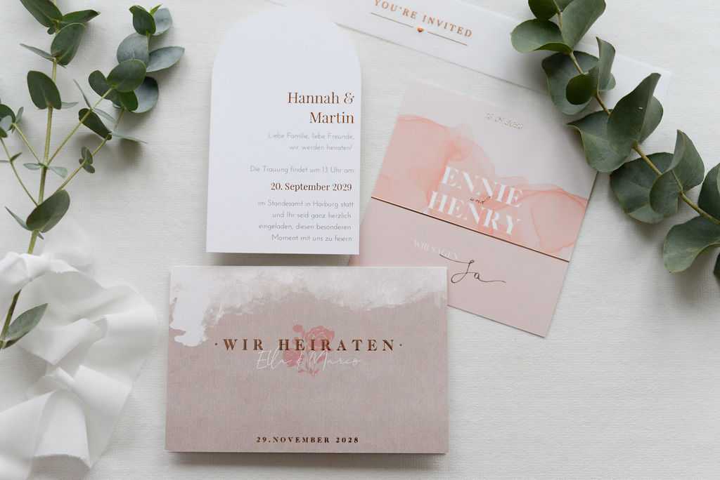 Kartenvorlagen für Einladungen aus dem Kartenshop von Hochzeitsplaza